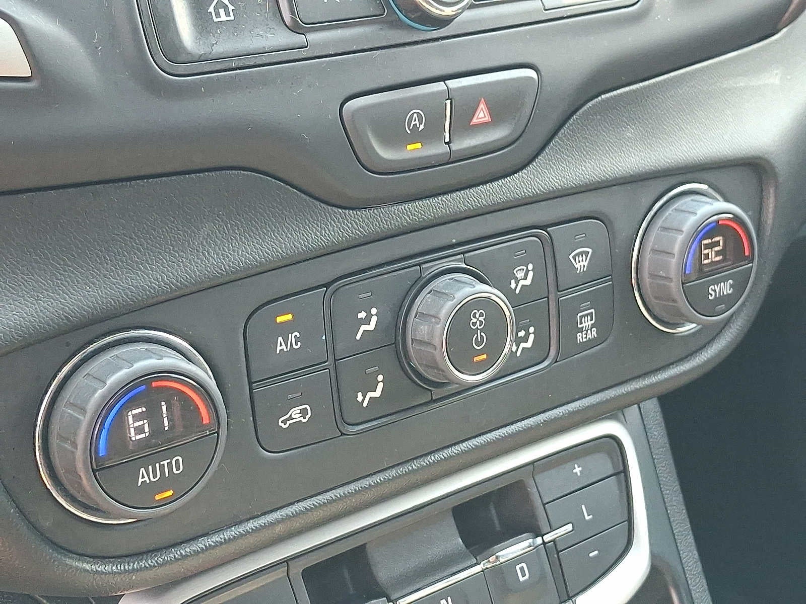 2023 GMC Terrain FWD 4dr SLE