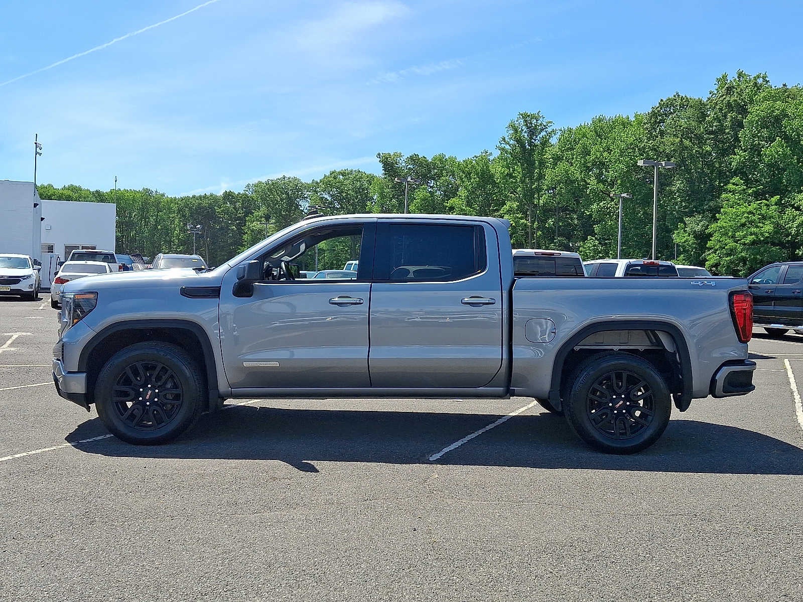2024 GMC Sierra 1500 4WD Crew Cab 147 Elevation w/3VL
