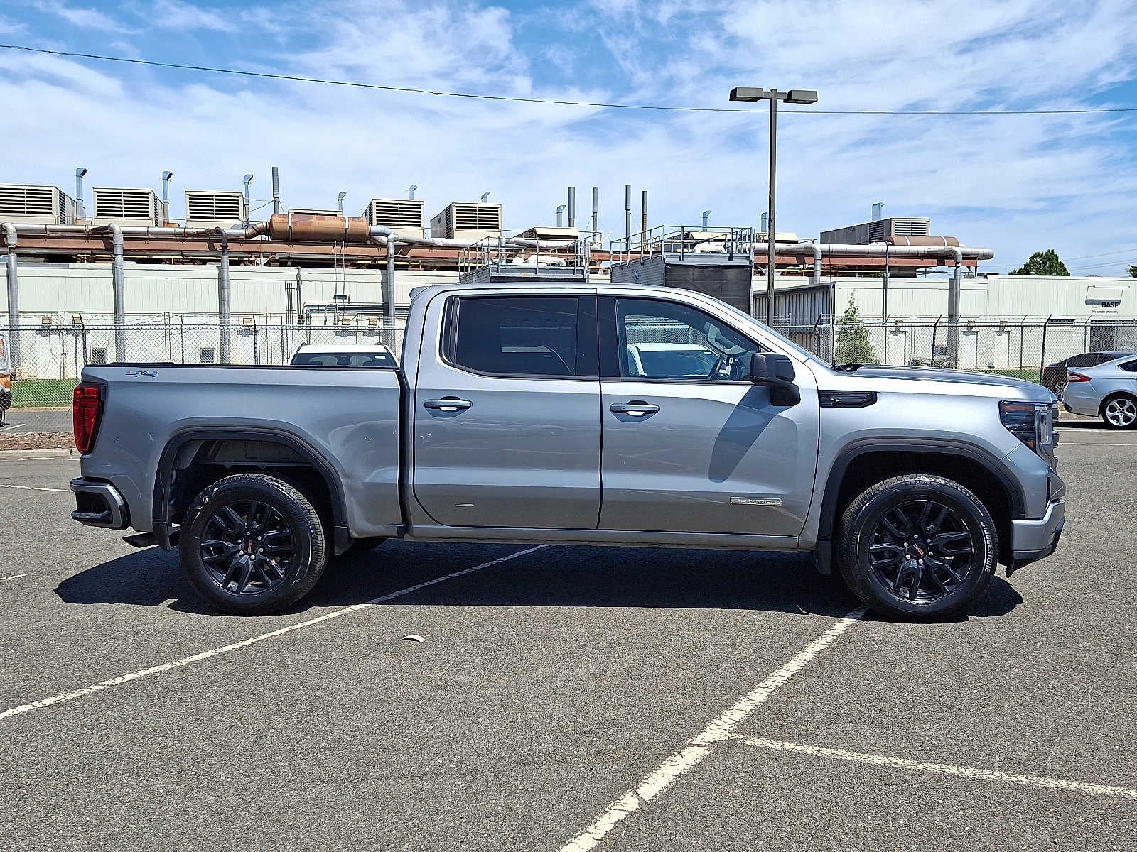 2024 GMC Sierra 1500 4WD Crew Cab 147 Elevation w/3VL
