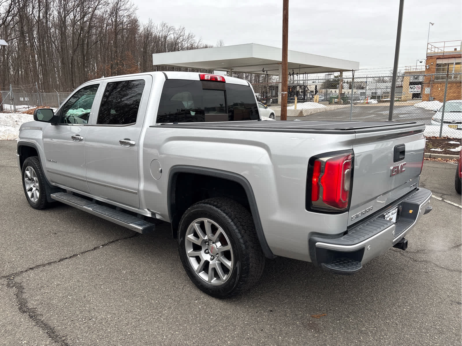2018 GMC Sierra 1500 4WD Crew Cab 143.5 Denali