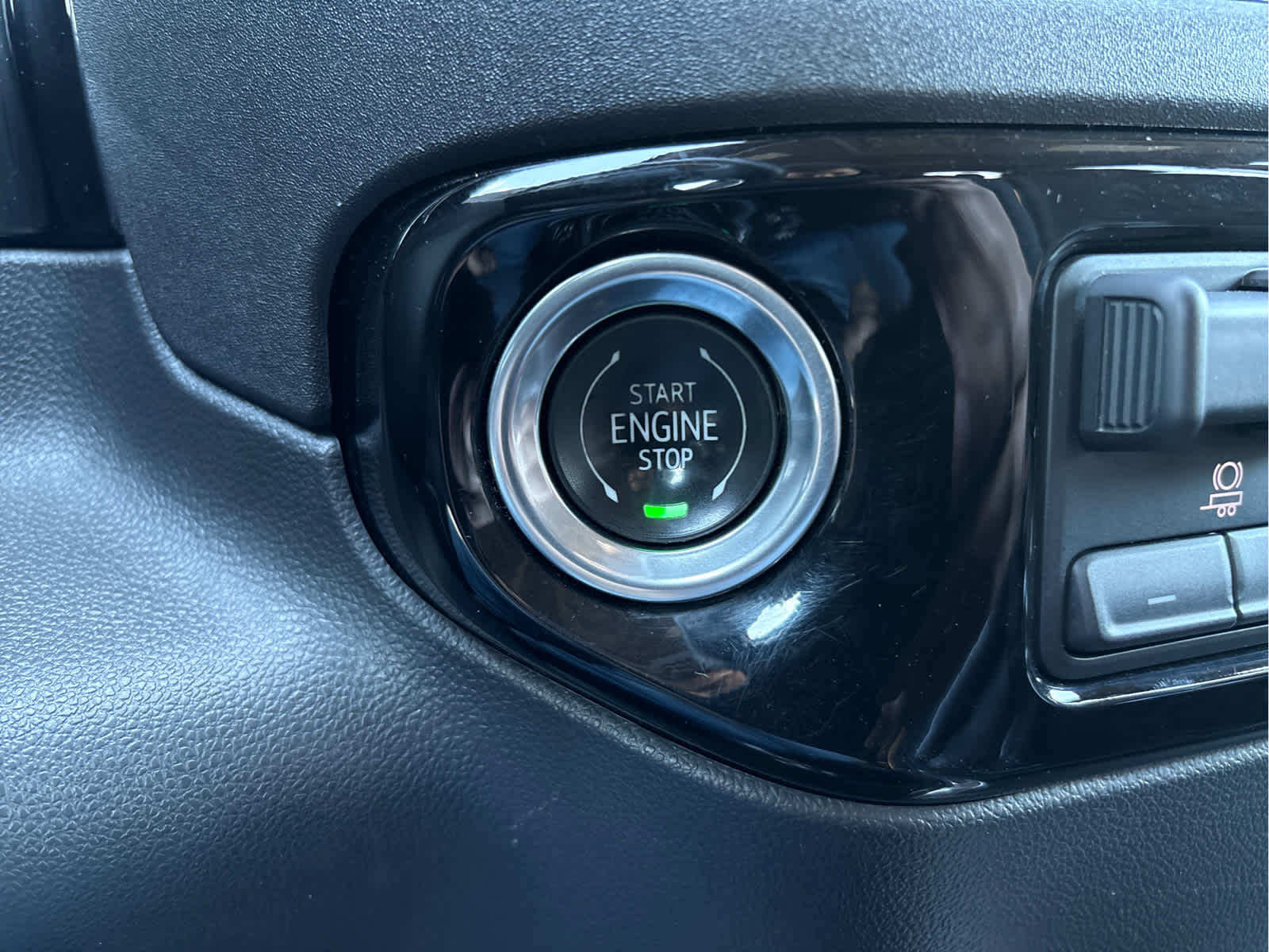 2023 GMC Sierra 1500 4WD Crew Cab 147 Elevation w/3SB