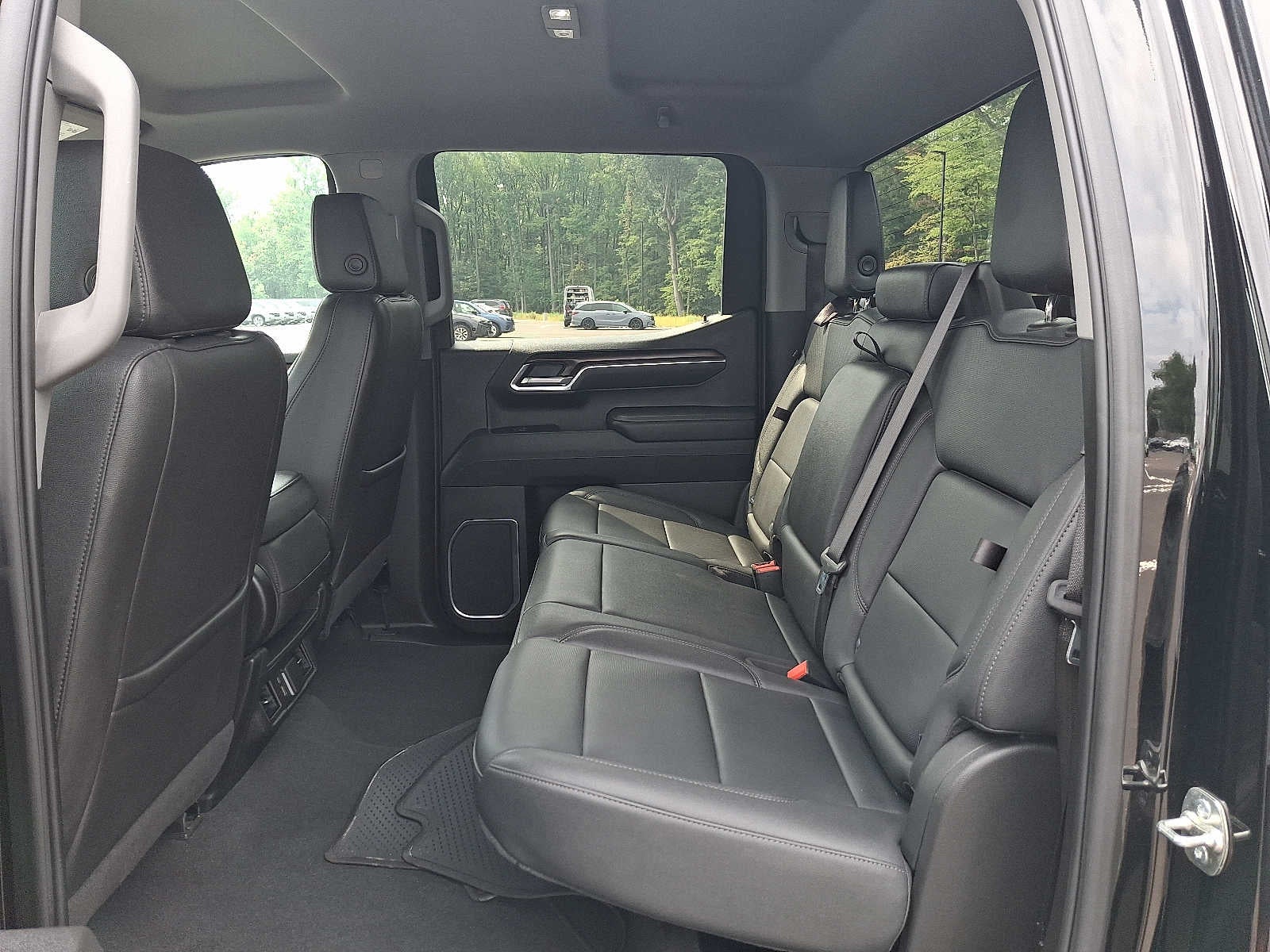 2025 GMC Sierra 1500 4WD Crew Cab 147 SLT