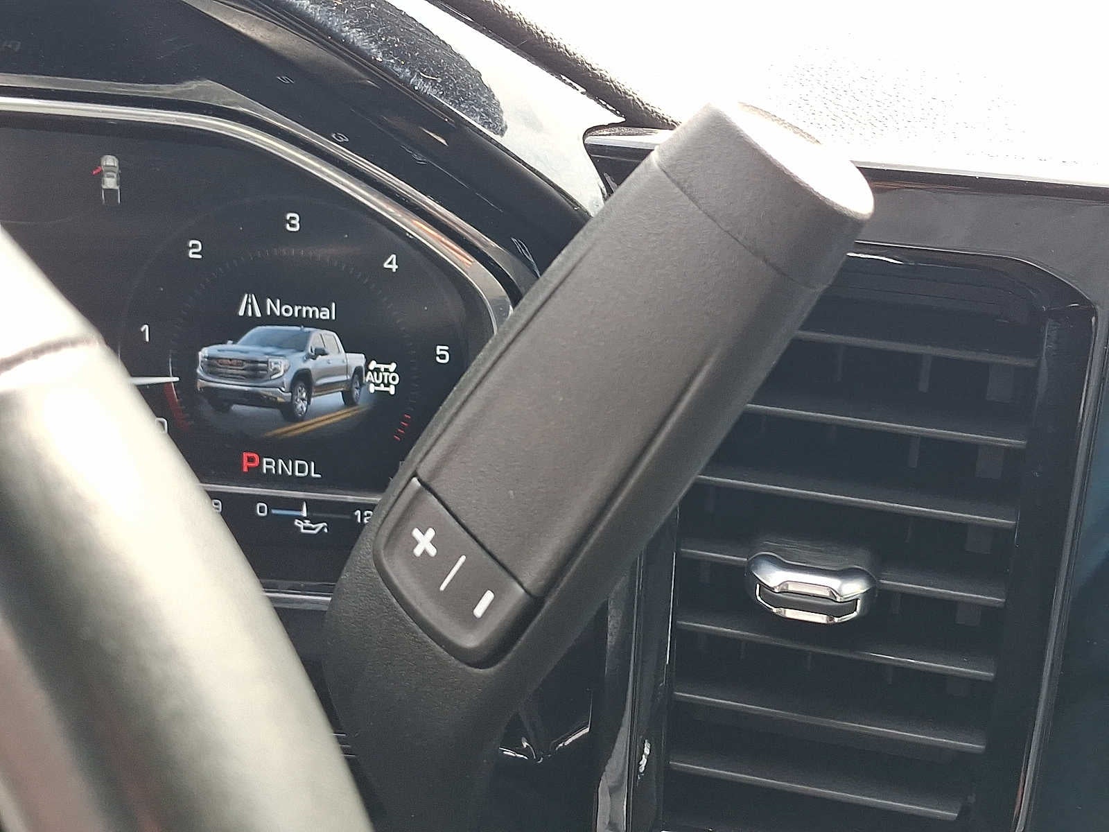 2025 GMC Sierra 1500 4WD Crew Cab 147 SLT