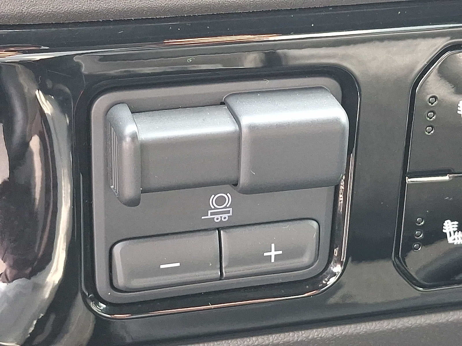 2025 GMC Sierra 1500 4WD Crew Cab 147 SLT