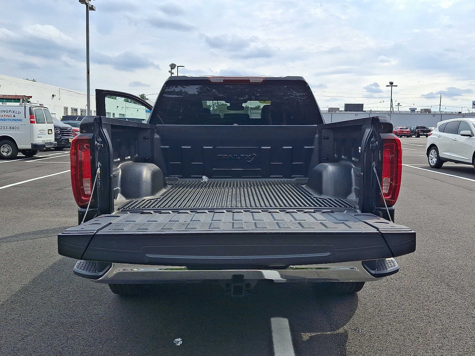 2025 GMC Sierra 1500 4WD Crew Cab 147 SLT