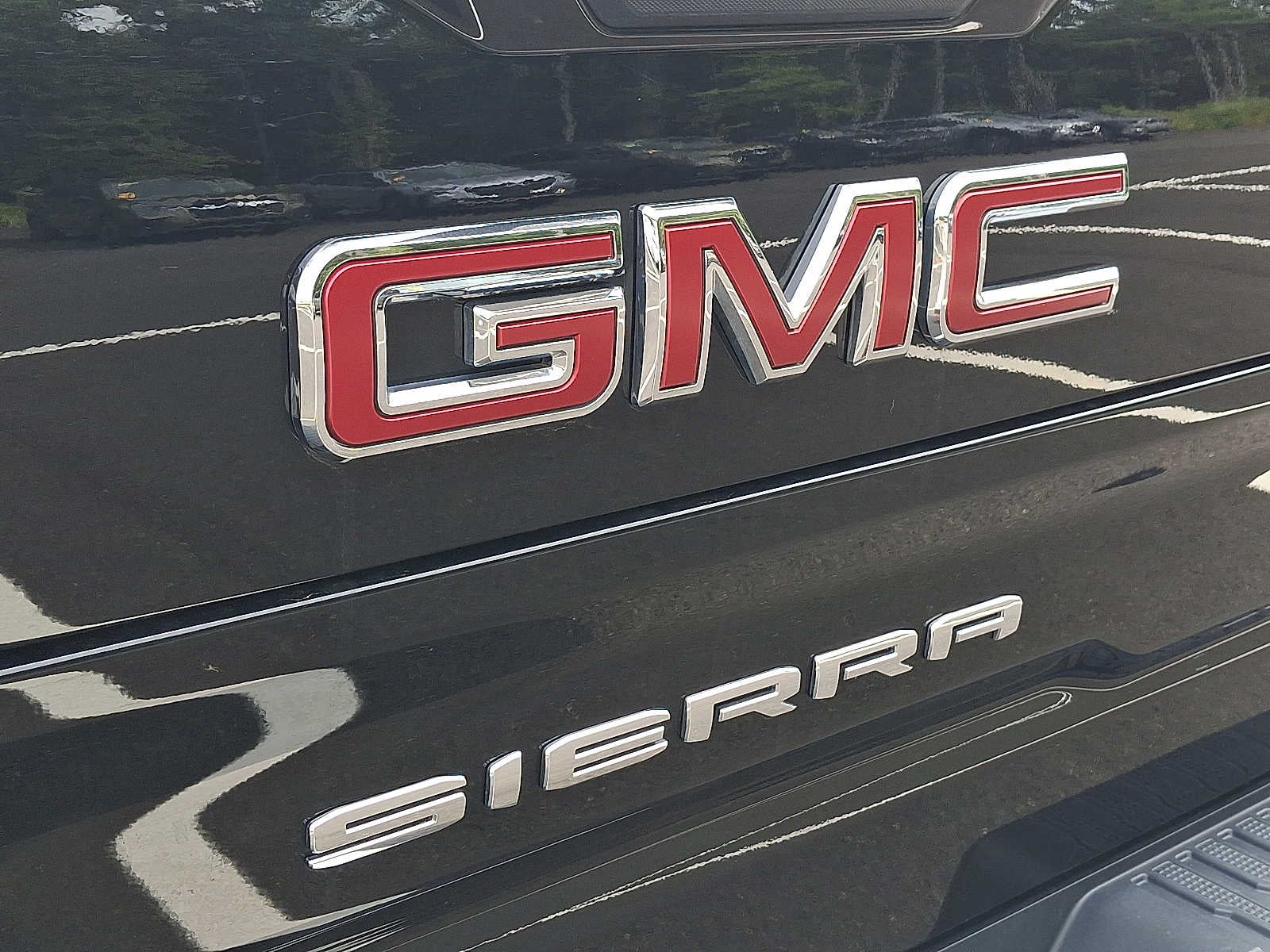 2025 GMC Sierra 1500 4WD Crew Cab 147 SLT