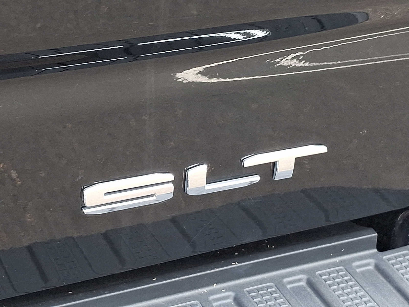2025 GMC Sierra 1500 4WD Crew Cab 147 SLT
