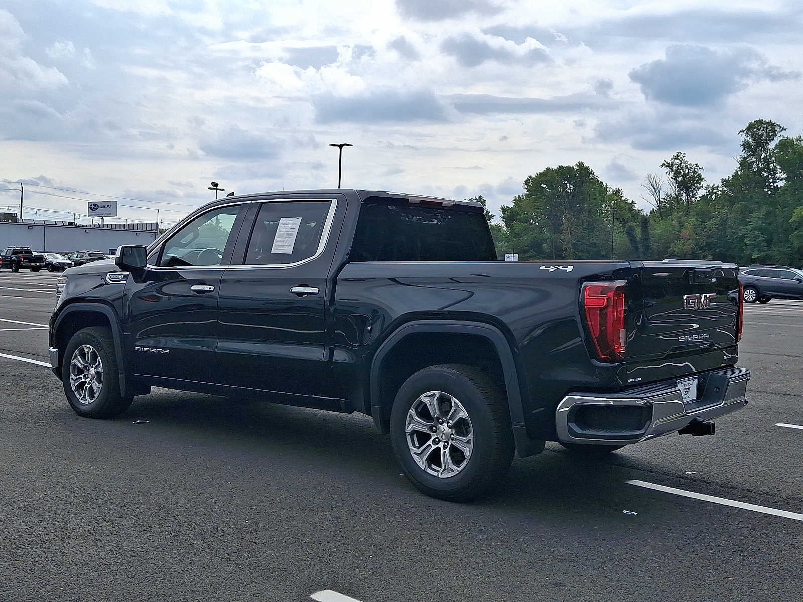2025 GMC Sierra 1500 4WD Crew Cab 147 SLT