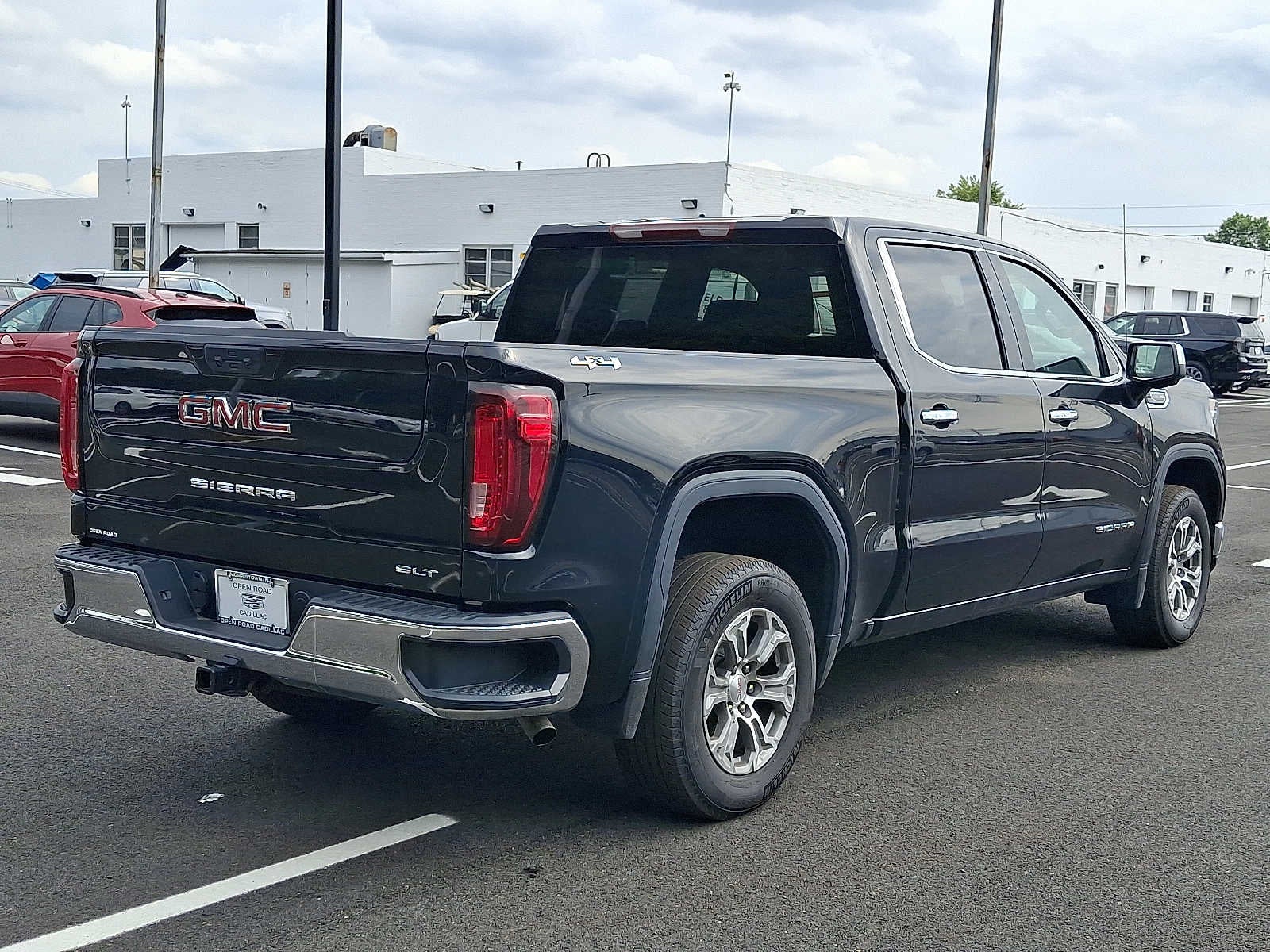 2025 GMC Sierra 1500 4WD Crew Cab 147 SLT
