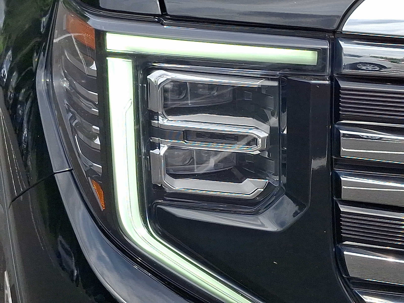 2025 GMC Sierra 1500 4WD Crew Cab 147 SLT