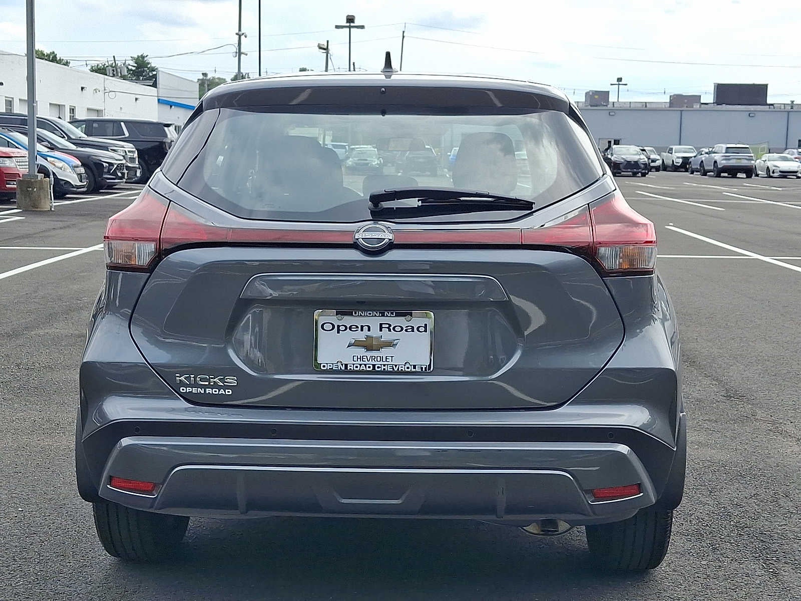 2025 Nissan Kicks Play S FWD