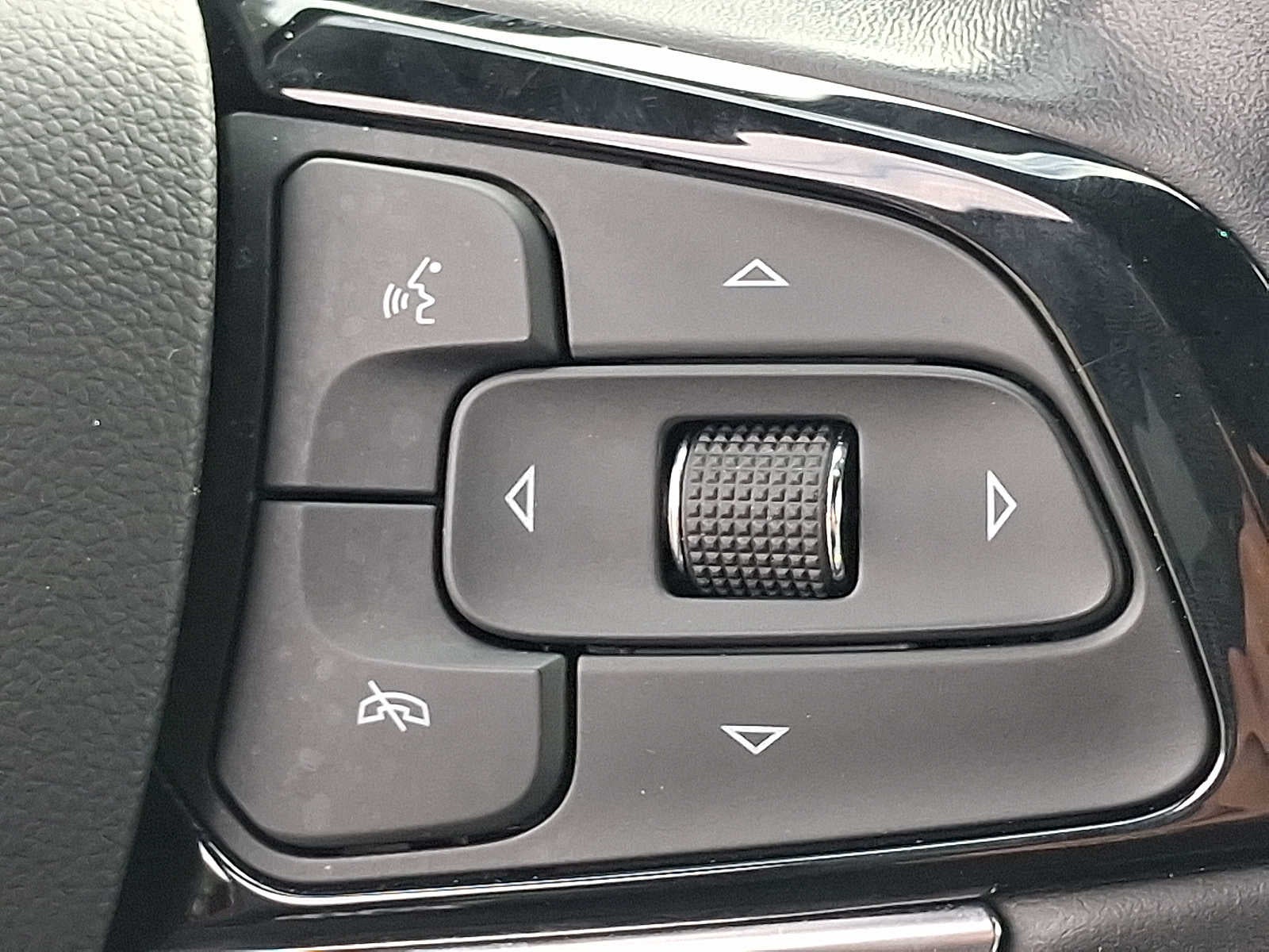 2023 Buick Enclave FWD 4dr Essence