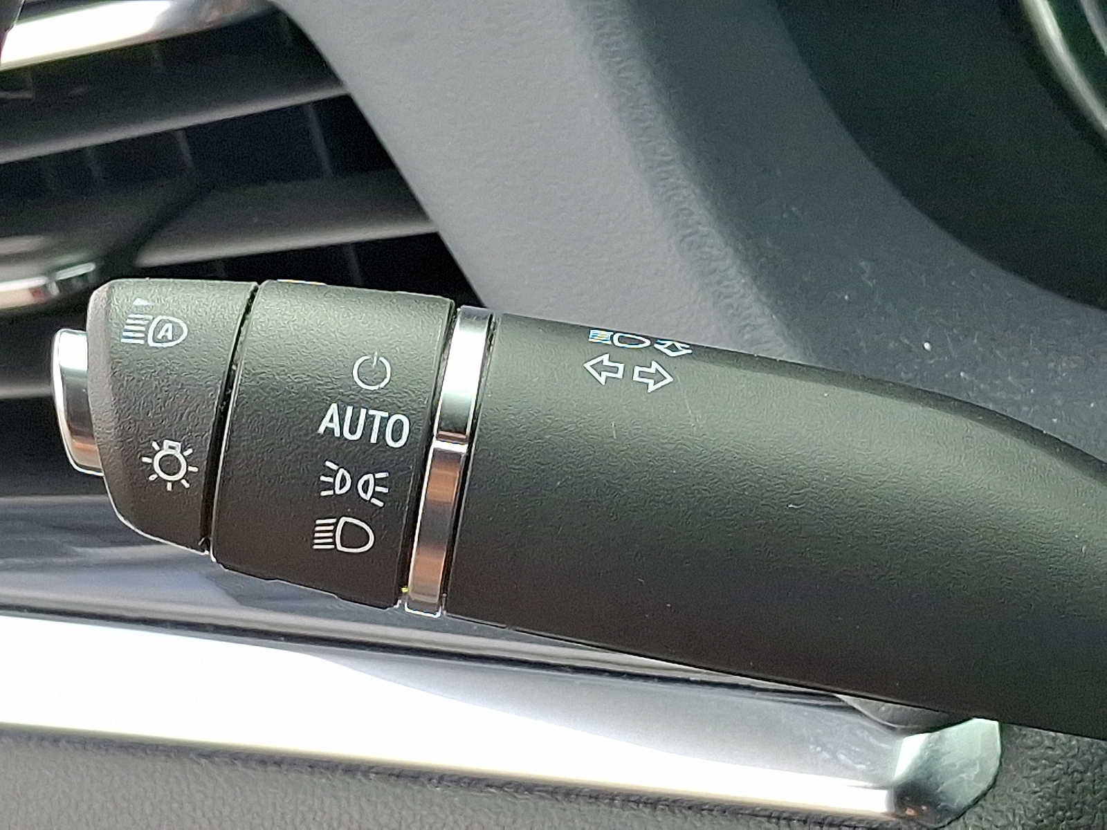 2023 Buick Enclave FWD 4dr Essence