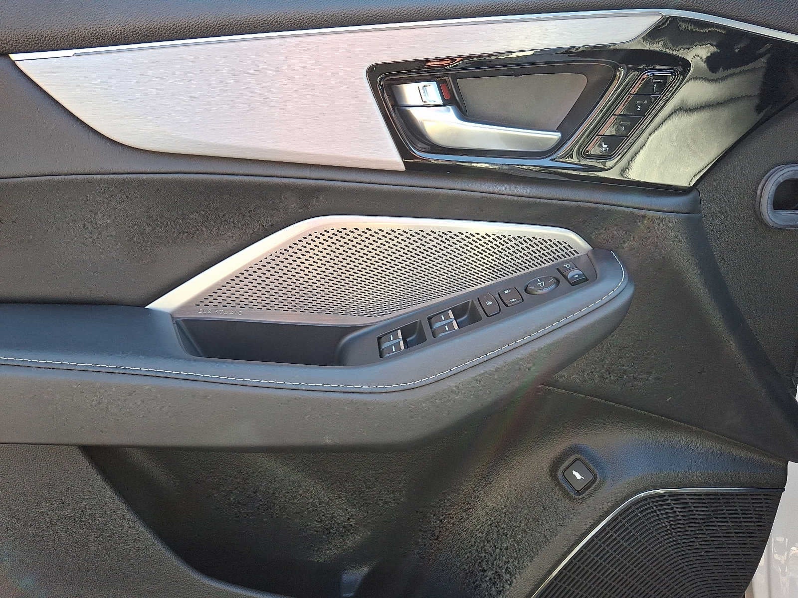 2024 Acura MDX SH-AWD w/Technology Package