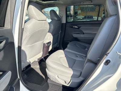 2022 Toyota Highlander XLE AWD