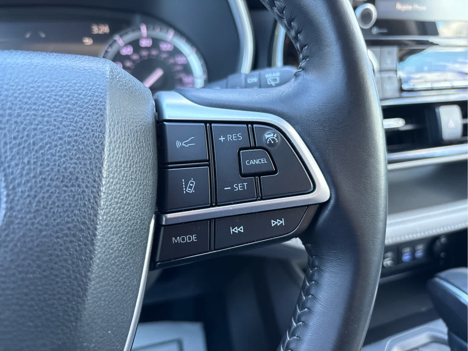 2022 Toyota Highlander XLE AWD