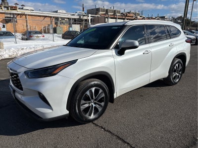 2022 Toyota Highlander XLE AWD