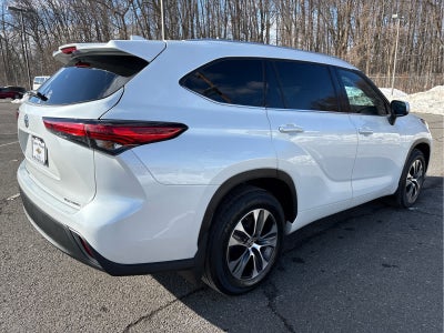 2022 Toyota Highlander XLE AWD
