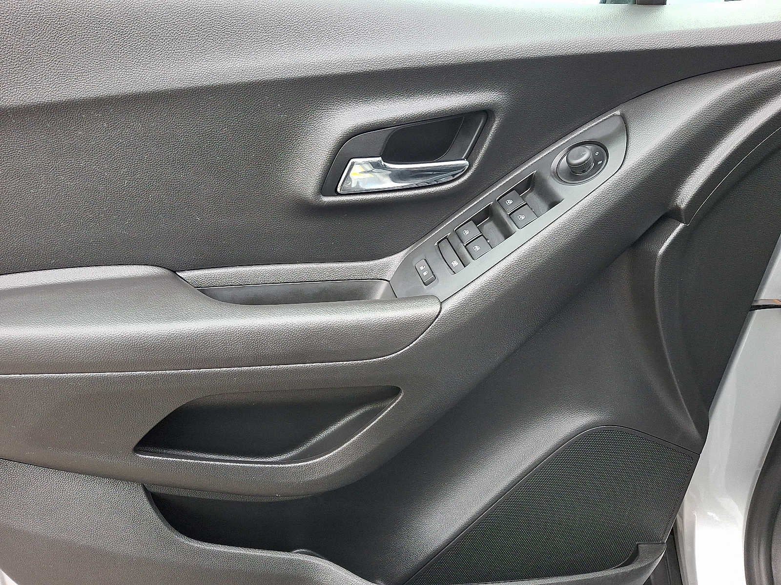 2020 Chevrolet Trax AWD 4dr LT