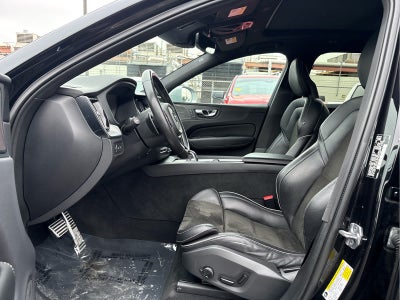 2019 Volvo XC60 T8 eAWD Plug-In Hybrid R-Design