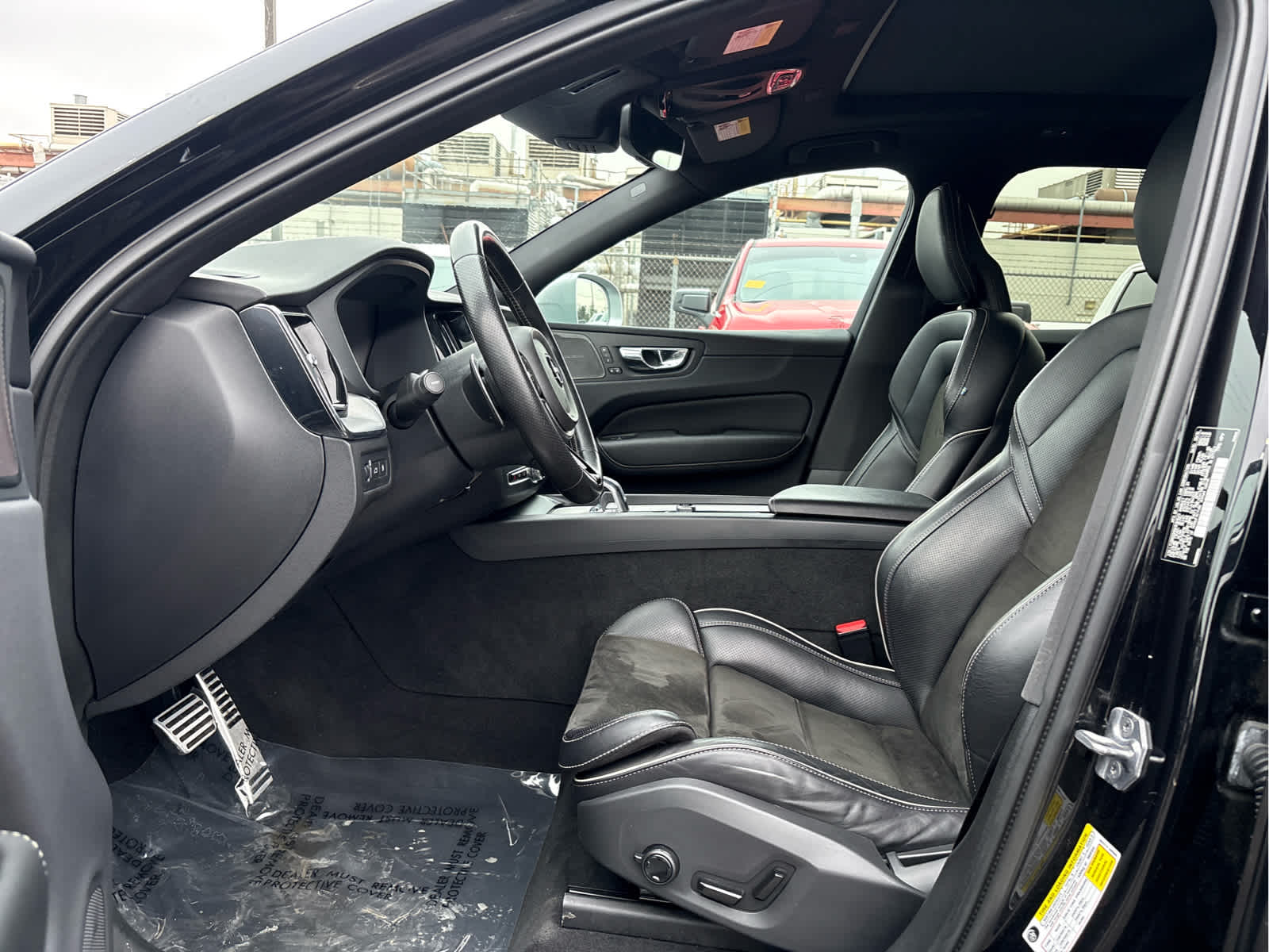 2019 Volvo XC60 T8 eAWD Plug-In Hybrid R-Design