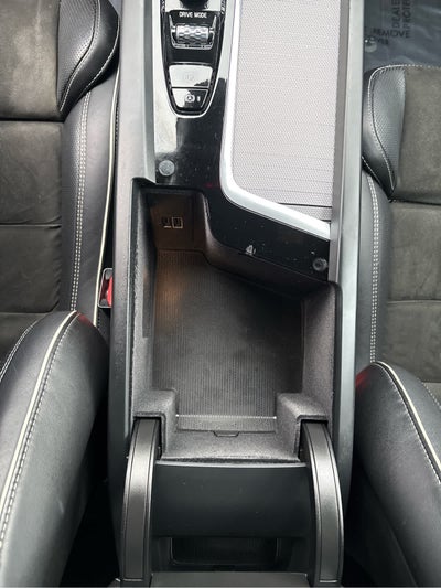 2019 Volvo XC60 T8 eAWD Plug-In Hybrid R-Design