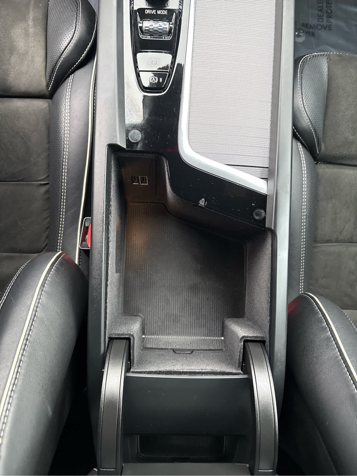 2019 Volvo XC60 T8 eAWD Plug-In Hybrid R-Design