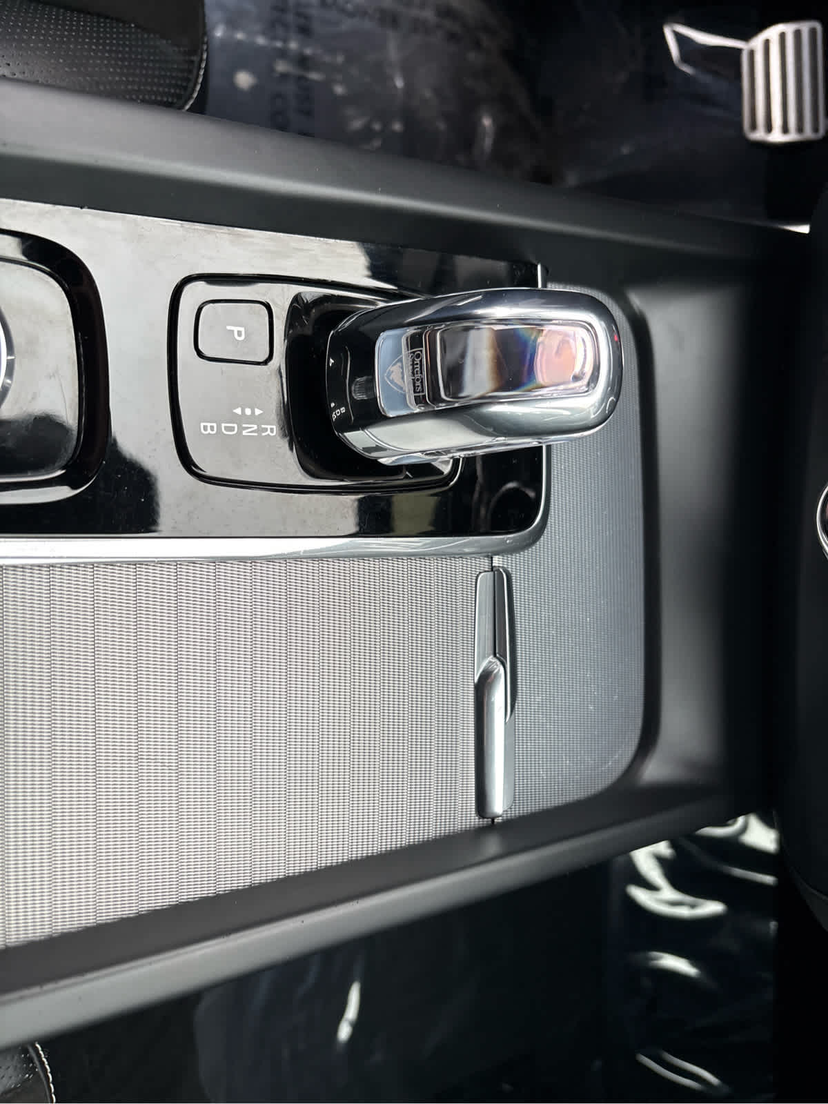 2019 Volvo XC60 T8 eAWD Plug-In Hybrid R-Design