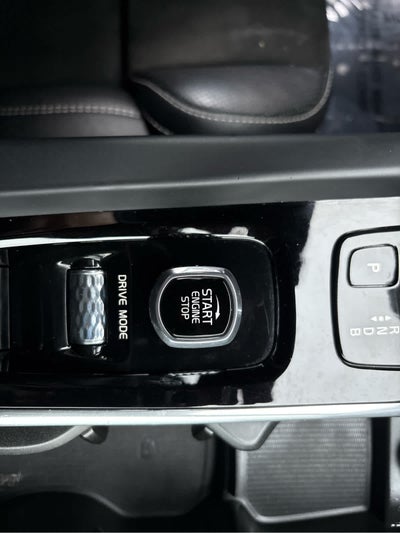 2019 Volvo XC60 T8 eAWD Plug-In Hybrid R-Design
