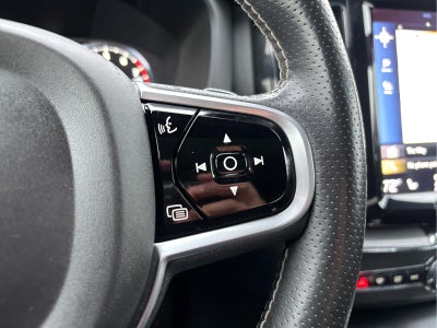 2019 Volvo XC60 T8 eAWD Plug-In Hybrid R-Design