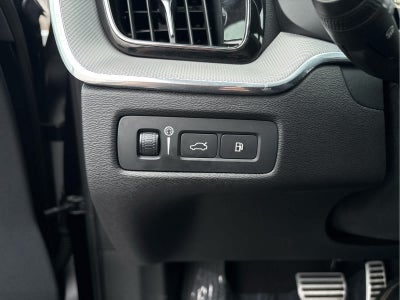 2019 Volvo XC60 T8 eAWD Plug-In Hybrid R-Design