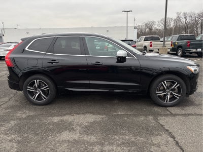 2019 Volvo XC60 T8 eAWD Plug-In Hybrid R-Design