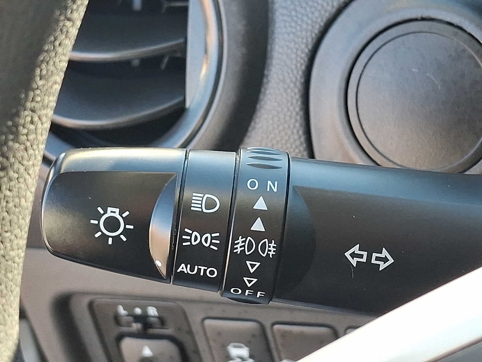 2024 Mitsubishi Mirage ES CVT