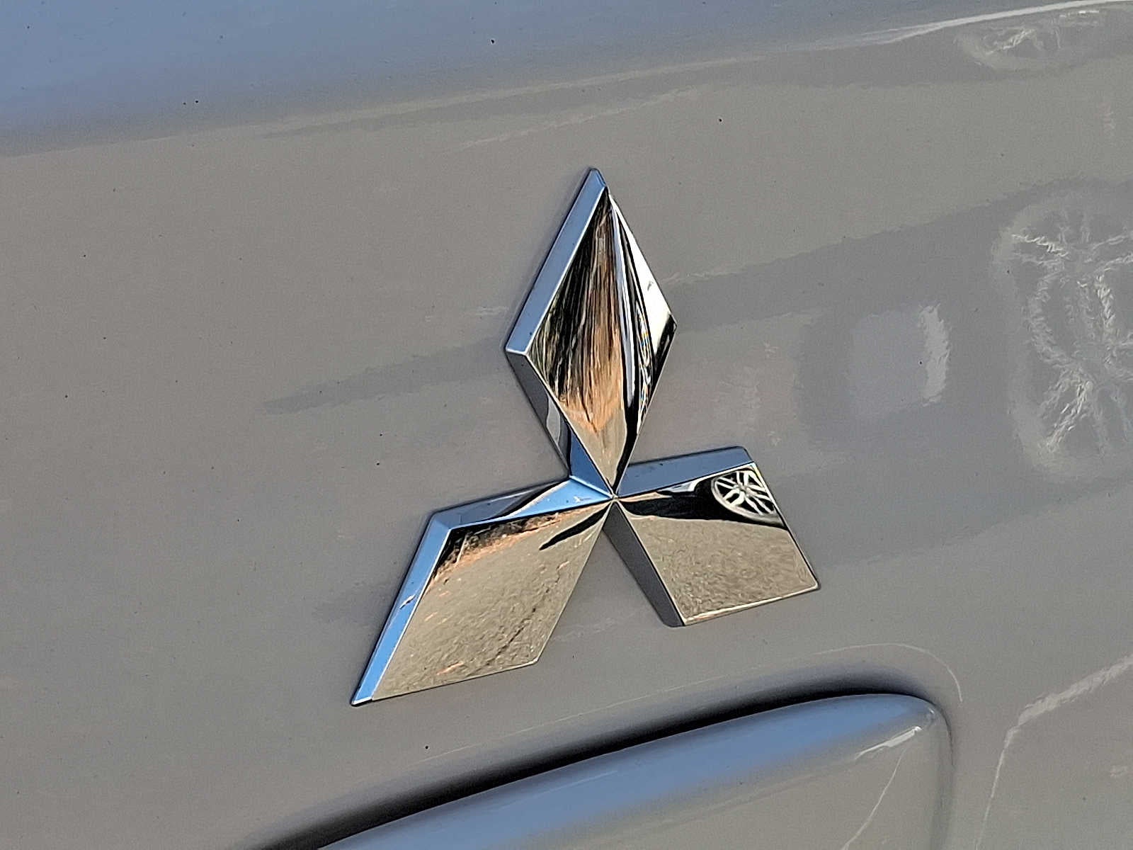 2024 Mitsubishi Mirage ES CVT