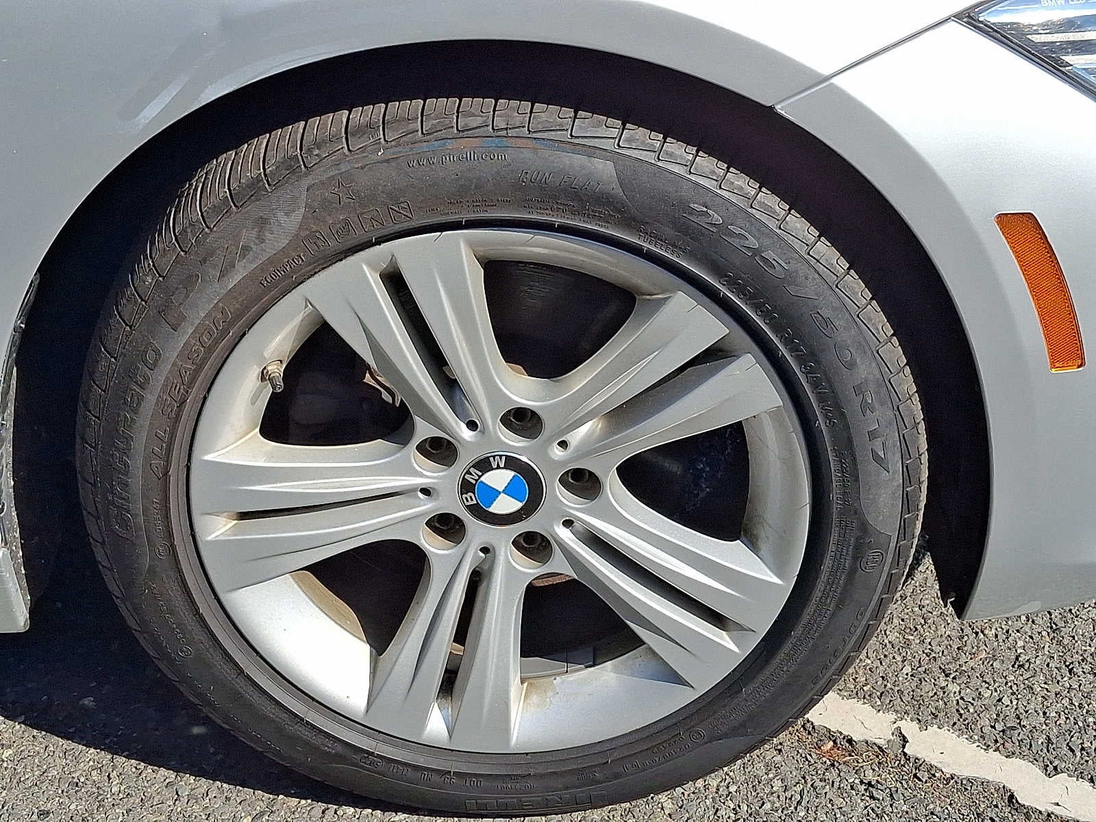 2018 BMW 3 Series 330i xDrive Sedan