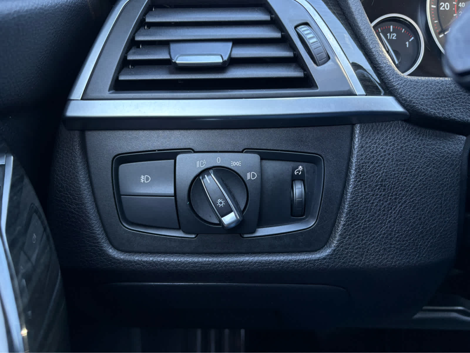 2018 BMW 3 Series 330i xDrive Sedan