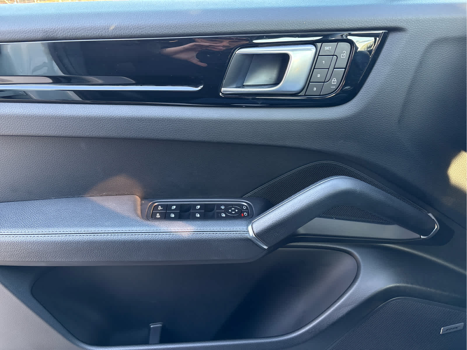 2022 Porsche Cayenne Platinum Edition AWD