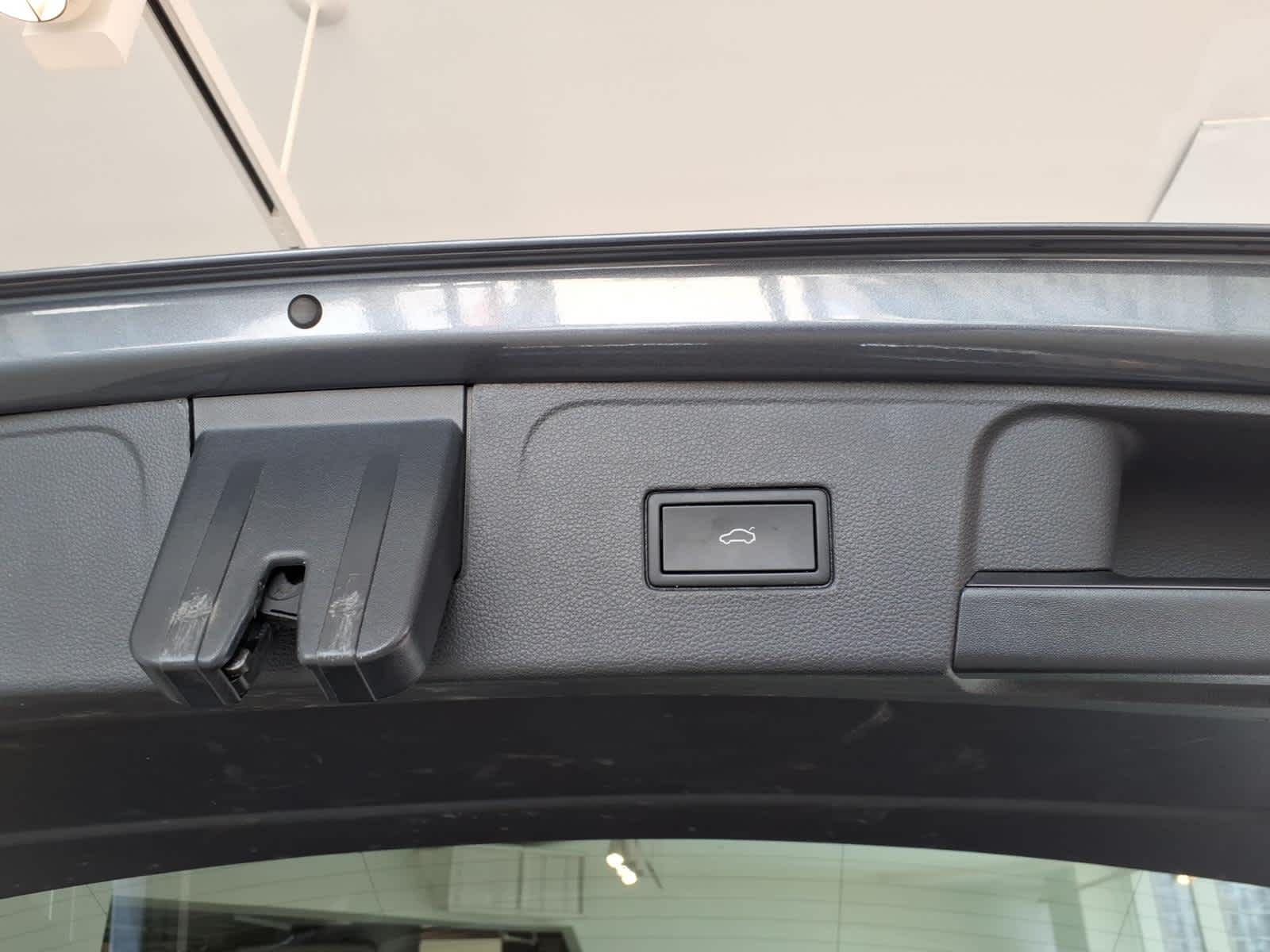 2023 Volkswagen Atlas 3.6L V6 SE w/Technology 4MOTION