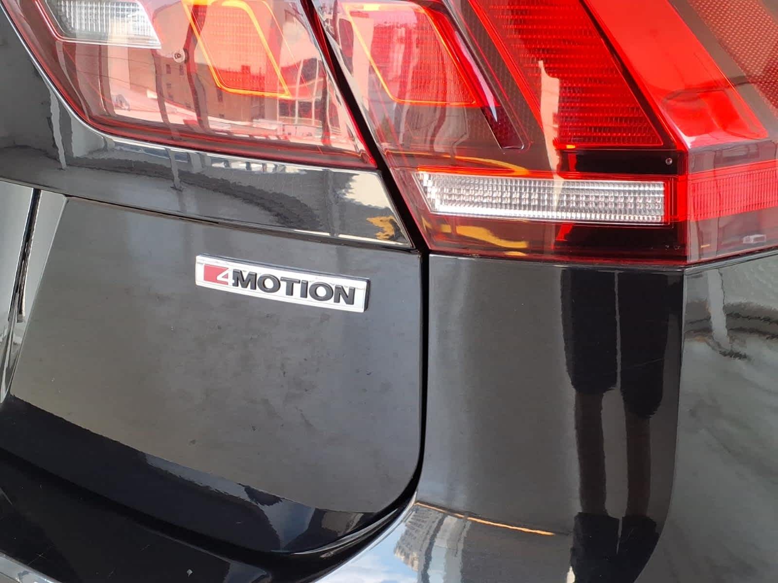 2020 Volkswagen Tiguan 2.0T SE R-Line Black 4MOTION