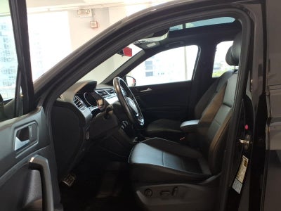 2020 Volkswagen Tiguan 2.0T SE R-Line Black 4MOTION
