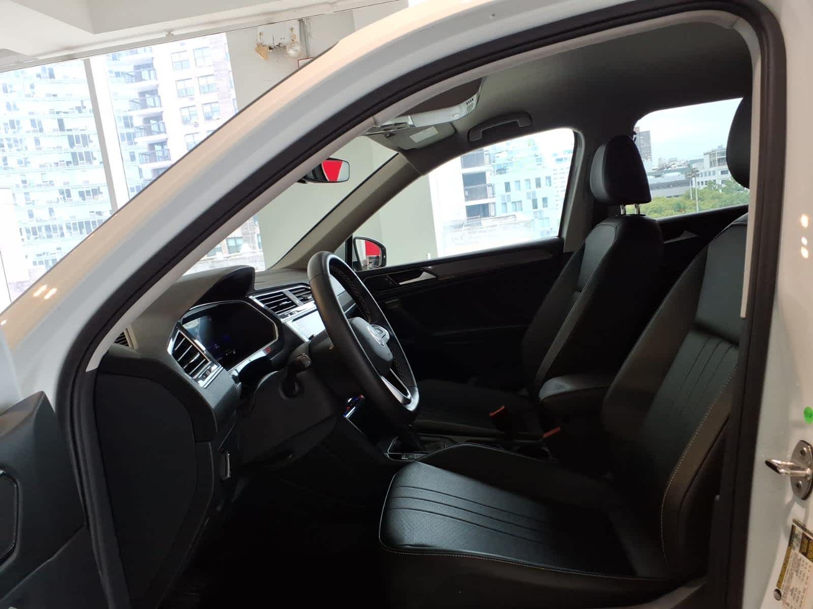 2024 Volkswagen Tiguan 2.0T SE 4MOTION