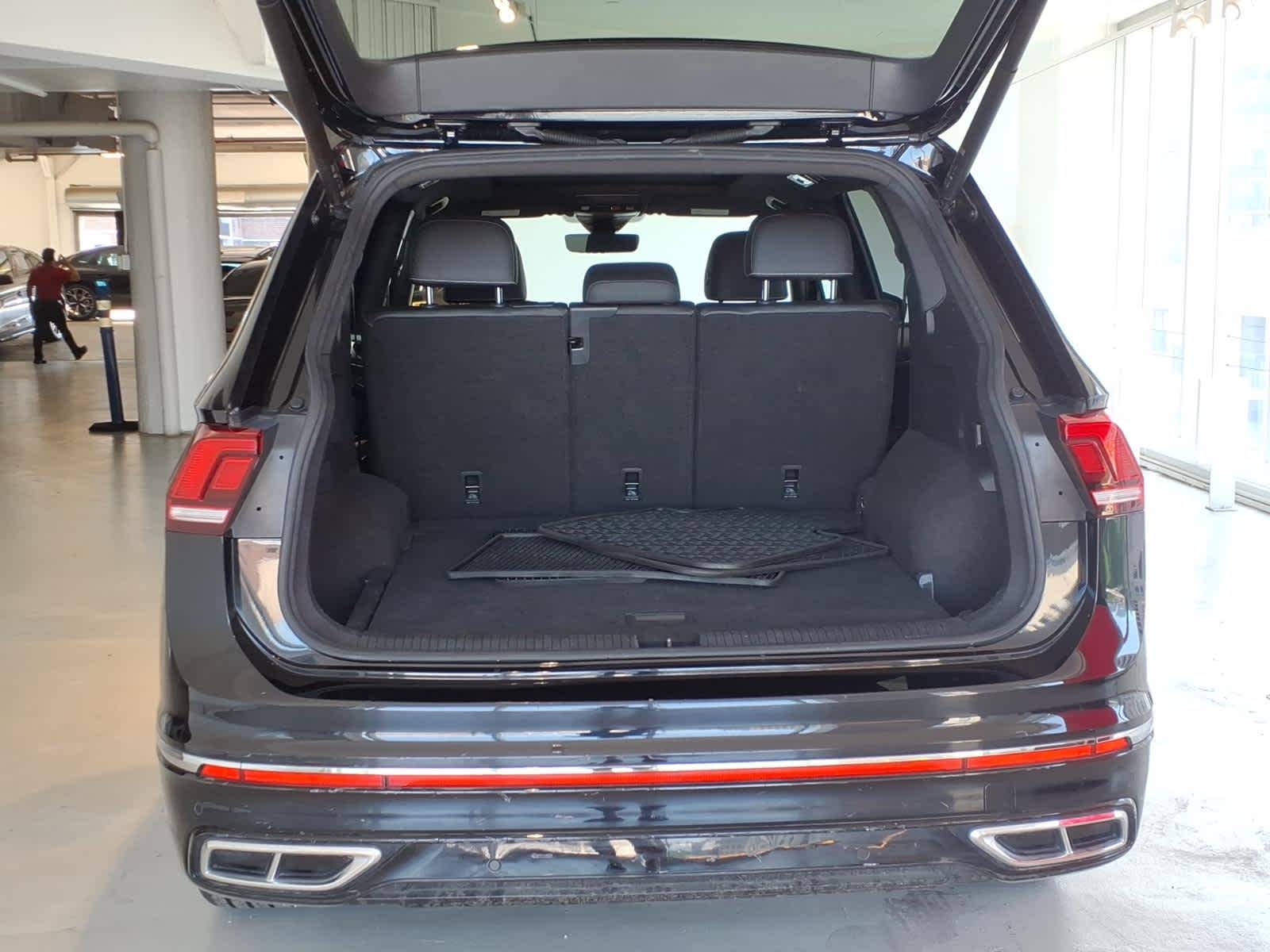 2022 Volkswagen Tiguan 2.0T SEL R-Line 4MOTION