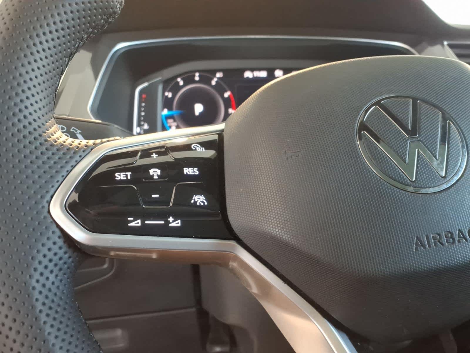 2022 Volkswagen Tiguan 2.0T SEL R-Line 4MOTION