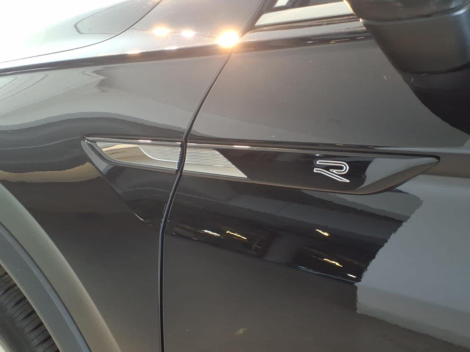 2022 Volkswagen Tiguan 2.0T SEL R-Line 4MOTION