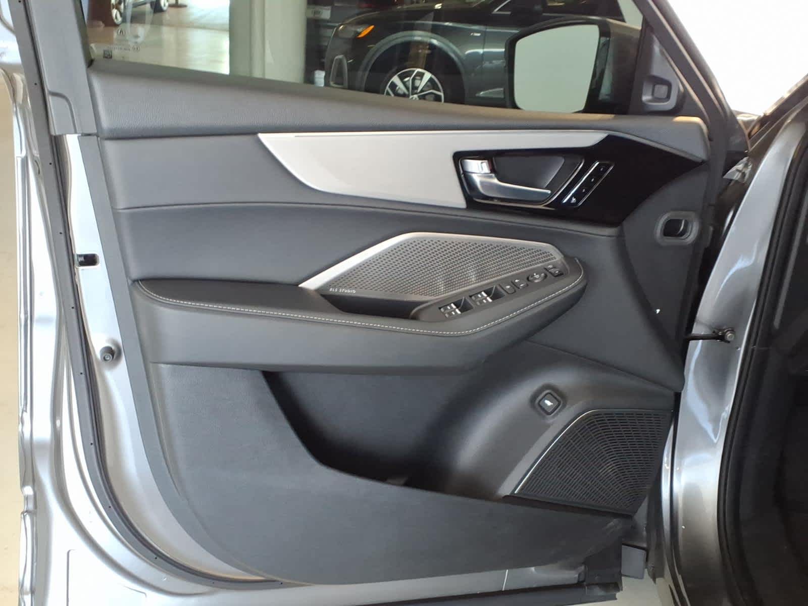 2024 Acura MDX SH-AWD w/Technology Package