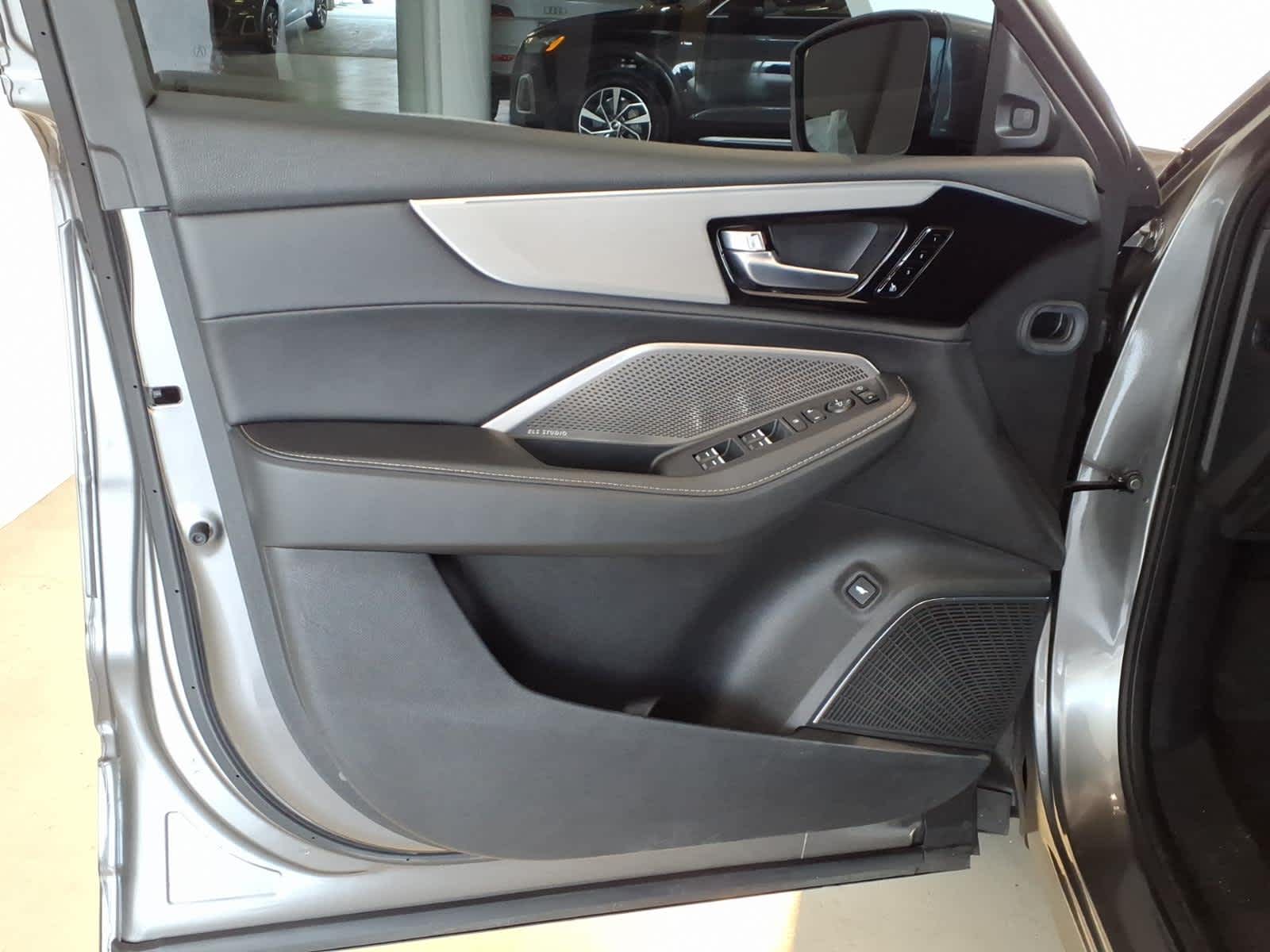 2024 Acura MDX SH-AWD w/Technology Package