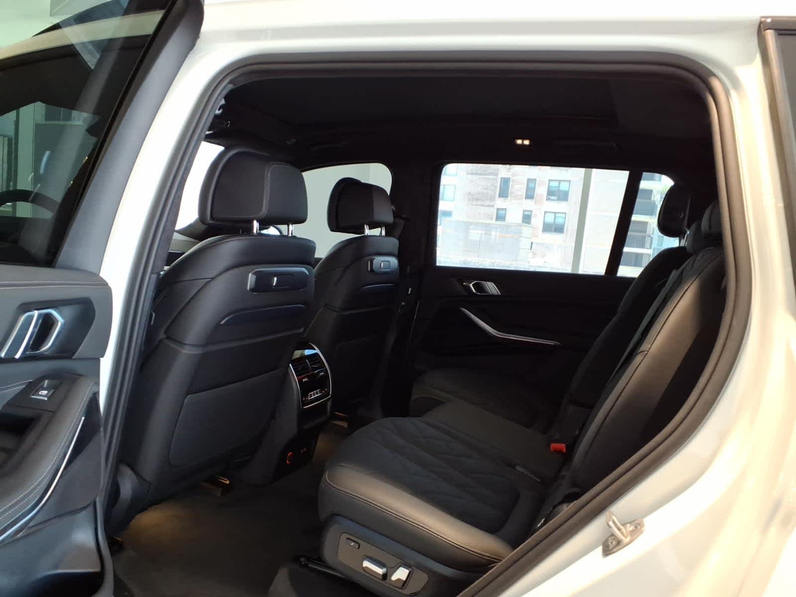 2026 BMW X7 xDrive40i Sports Activity Vehicle