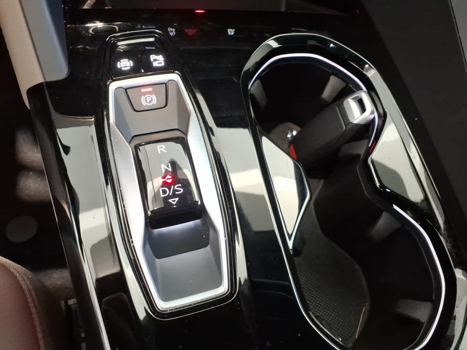 2025 Audi Q5 Premium 2.0 TFSI quattro