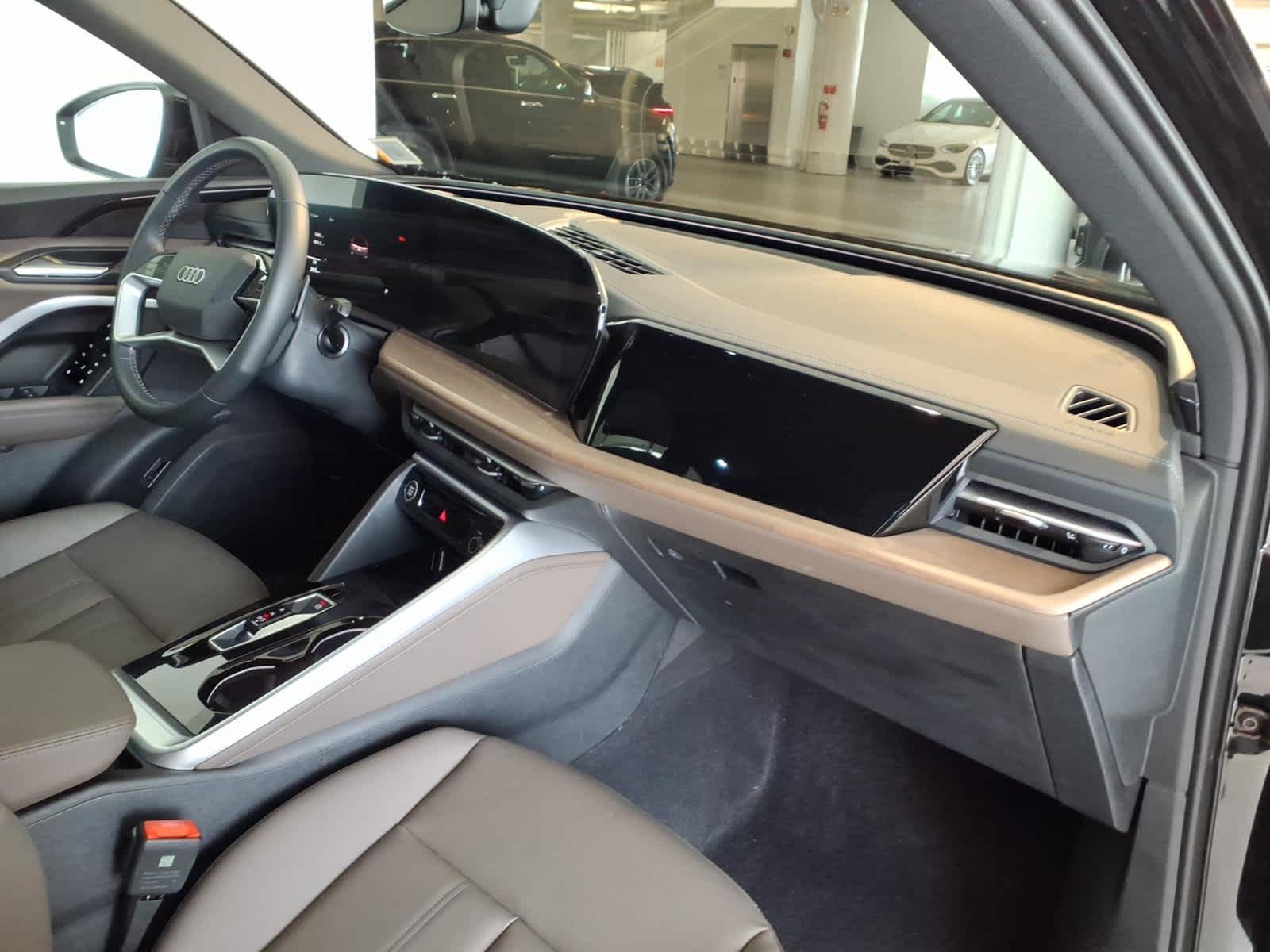 2025 Audi Q5 Premium 2.0 TFSI quattro