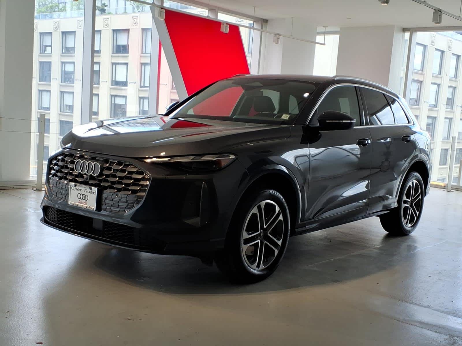 2025 Audi Q5 Premium 2.0 TFSI quattro